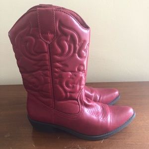 Yeeehaaawww.  Red cowboy boots by Rampage.